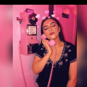 Meet your Posher, Maria elena